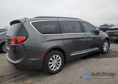 2017 Chrysler Pacifica Touring L из США, поврежденный, VIN 2C4RC1BG7HR579603